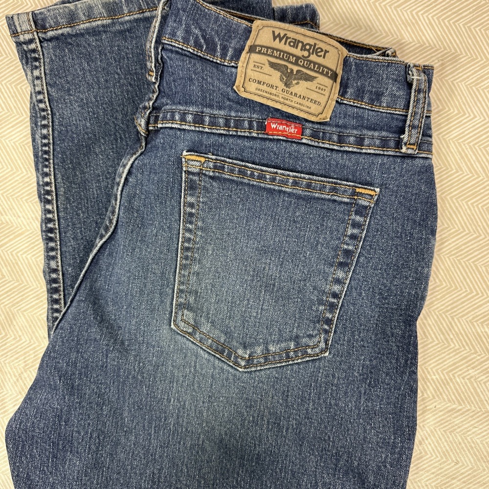 Wrangler Premium Dark Wash‎ Straight Leg Jeans Men's 30x32 Blue Denim  1097FXWXD